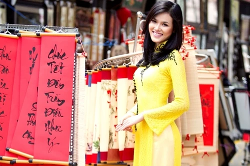 Tuyết Lan xinh tươi trong nắng xuân