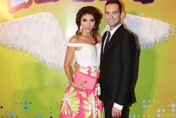 Ngọc Quyên bất ngờ xuất hiện cùng bạn ngoại quốc 