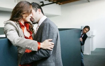 Bi hài chuyện rình "ngoại tình" bằng iPhone