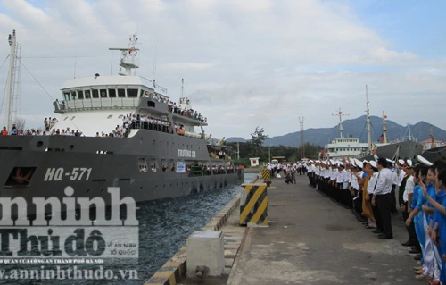 200 tấn hàng Tết đến với Trường Sa