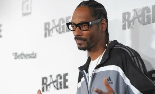 Snoop Dogg bị bắt vì tàng trữ chất gây nghiện