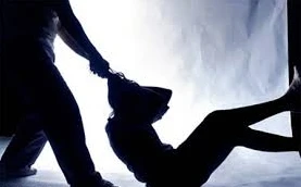 Hiếp dâm không thành, quay sang giật dây chuyền vàng