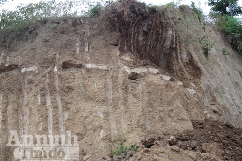 Đào vườn, phát hiện đoạn tường thành cổ từ thời Lê Lợi