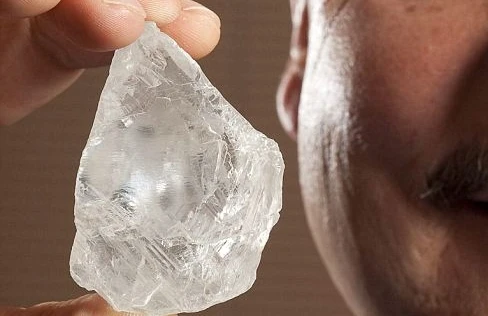 Chiêm ngưỡng viên kim cương khổng lồ 507 carat