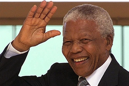 Cựu Tổng thống Nam Phi Nelson Mandela qua đời