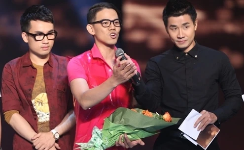 NTK Đức Duy giải thích sự cố giật micro của MC Nguyên Khang