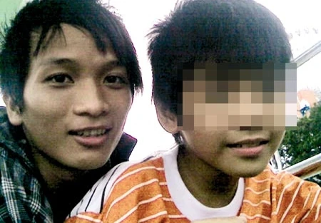 Choáng váng chuyện "tú ông" 20 tuổi chuyên dụ bé trai quan hệ