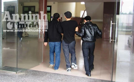 Bắt đối tượng giang hồ gọi đàn em “xử” người lao động