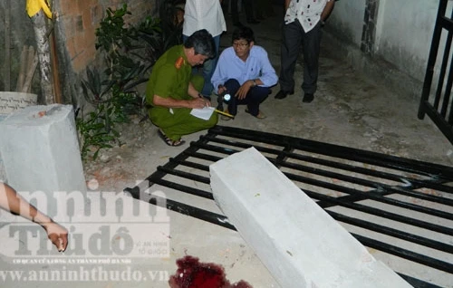 Đổ trụ "bê- tông" không lõi, 3 trẻ thương vong