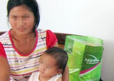 Người cha trong nghi án loạn luân với "người rừng" không phải bố bé gái