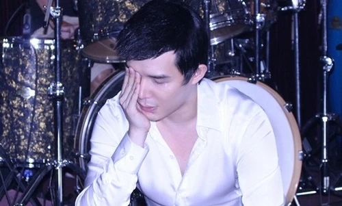 Bị bạn thi tố "vô lễ", Nathan Lee đang stress nặng