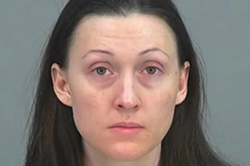 Nã súng xối xả vào chồng vì tưởng là kẻ trộm đột nhập