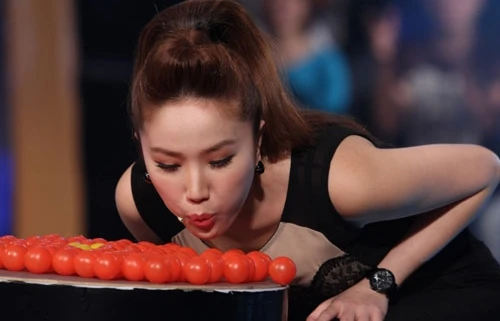 Bảo Thy khoe tài khéo léo giành 10 triệu đồng