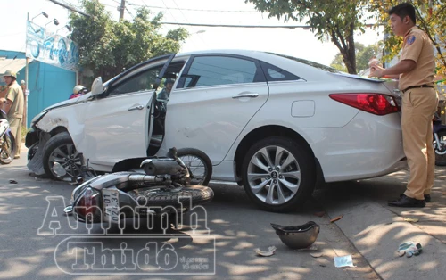 Tai nạn giao thông liên hoàn, một thiếu nữ nhập viện