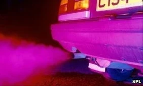 Khói xe làm tăng nguy cơ đau tim 