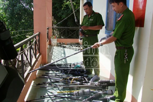 Chết người vì súng bắn đạn hơi cồn!