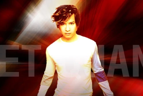 Ca sĩ Việt Quang bị yểm bùa và "yêu" cả hai giới 