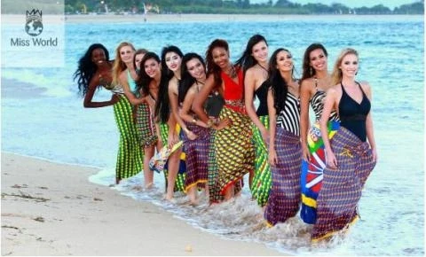 Top11 Hoa hậu Biển quyến rũ trong chiếc sarong