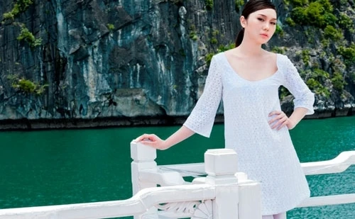 Thí sinh Next top khoe dáng trên du thuyền sang trọng