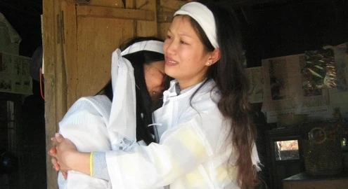 Đau lòng vụ con chết do lật xe đưa tang cha