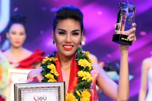 Lan Khuê lên ngôi trong đêm chung kết Siêu mẫu còn nhiều sạn!