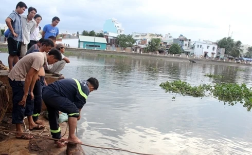 Người đàn ông mất tích bí ẩn trong vườn rau