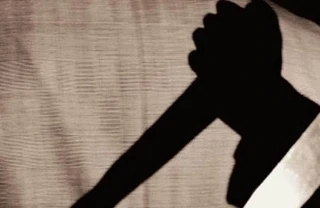 Nổi cơn ghen, gọi tình địch ra nói chuyện... bằng dao