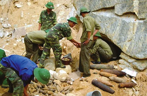 Quốc tế chung tay khắc phục hậu quả bom mìn với Việt Nam