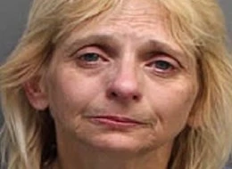 Bà ngoại bị bắt vì để cháu gái 2 tuổi uống phải trà có chất kích dục