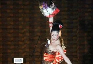 Trang phục truyền thống Nhật Bản đẹp nhất Miss Earth 2011