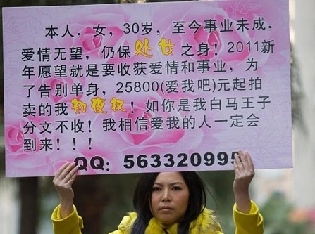 Bán trinh ngay trên phố