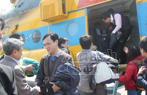 Trực thăng chở bác sĩ đã đến Lai Châu, cứu chữa nạn nhân vụ sập cầu