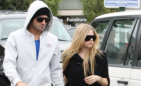 Avril Lavigne đã chia tay bạn trai 