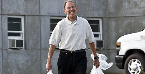 Tự do sau 18 năm ngồi tù oan vì tội hiếp và giết vợ