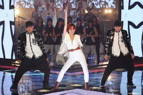 Thí sinh The Voice làm mới bài tủ của "đàn anh, đàn chị"