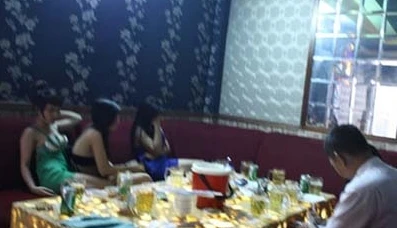 Mê cung trụy lạc của mại dâm "gà móng đỏ"