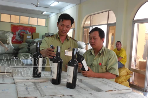  Phát hiện lượng lớn hàng hóa không giấy tờ