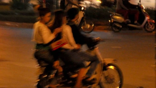 Đẳng cấp của gái gọi "chân miên man, mặt khả ái"