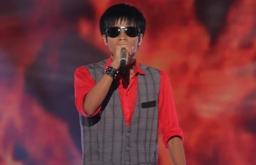 "Giọng hát Việt" bùng cháy "máu lửa" cùng thí sinh khiếm thị