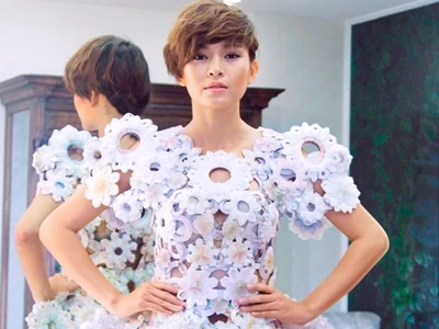 Mâu Thanh Thủy quyến rũ kỳ lạ trong trang phục "nước"