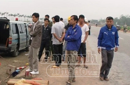  Đi bộ trên quốc lộ bị môtô đâm chết
