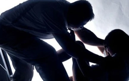 Nhiều lần dụ trẻ "quan hệ" ở nhà vệ sinh công cộng