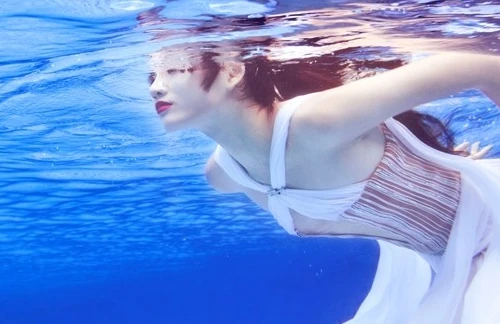 Trà My Next top hóa thân thành nàng tiên cá