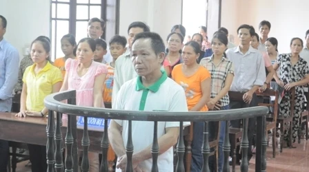 Cưỡng hiếp trẻ đến có thai còn trơ trẽn “đòi con“ trước tòa