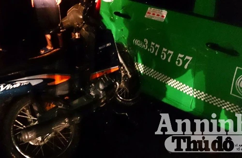 Phóng nhanh, đâm vào đuôi xe taxi, 1 người nguy kịch