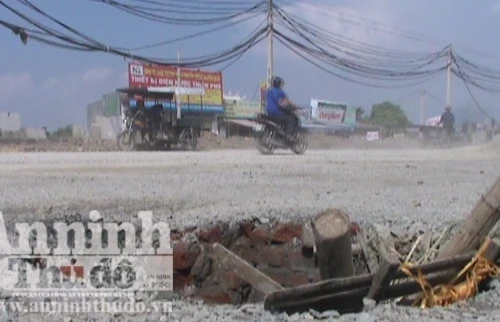 Che mặt, bịt mũi khi đi trên "con đường đau khổ"