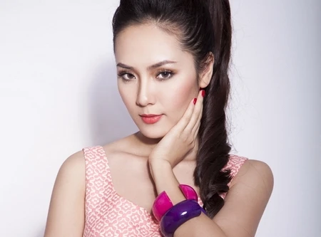 Rộ tin đồn ca sĩ Phương Linh có clip sex với đại gia