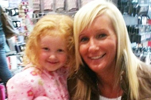 Bị đuổi việc, mẹ giết con gái 4 tuổi rồi cắt tay tự tử