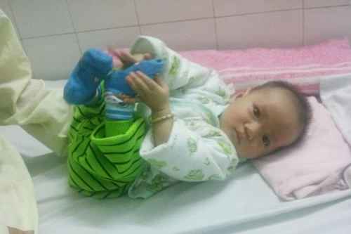 Mong bạn đọc chung tay cứu sự sống mong manh của bé 6 tháng tuổi