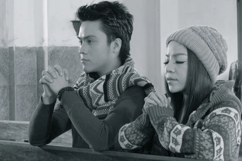 Minh Chuyên tung MV Giáng sinh với "cô gái chuyển giới"